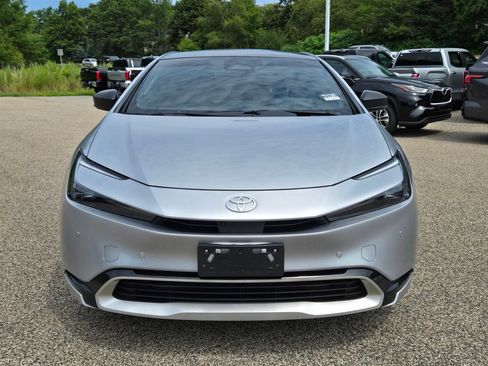 Used 2024 Toyota Prius Prime Premium w/ Advanced Technology Package FWD image 9