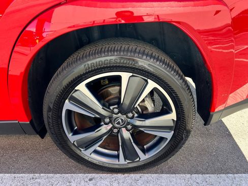 Used 2025 Lexus UX 300h FWD w/ Cold Area Package image 15