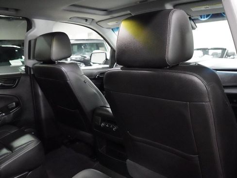Used 2020 Chevrolet Suburban LT AWD/4WD image 21