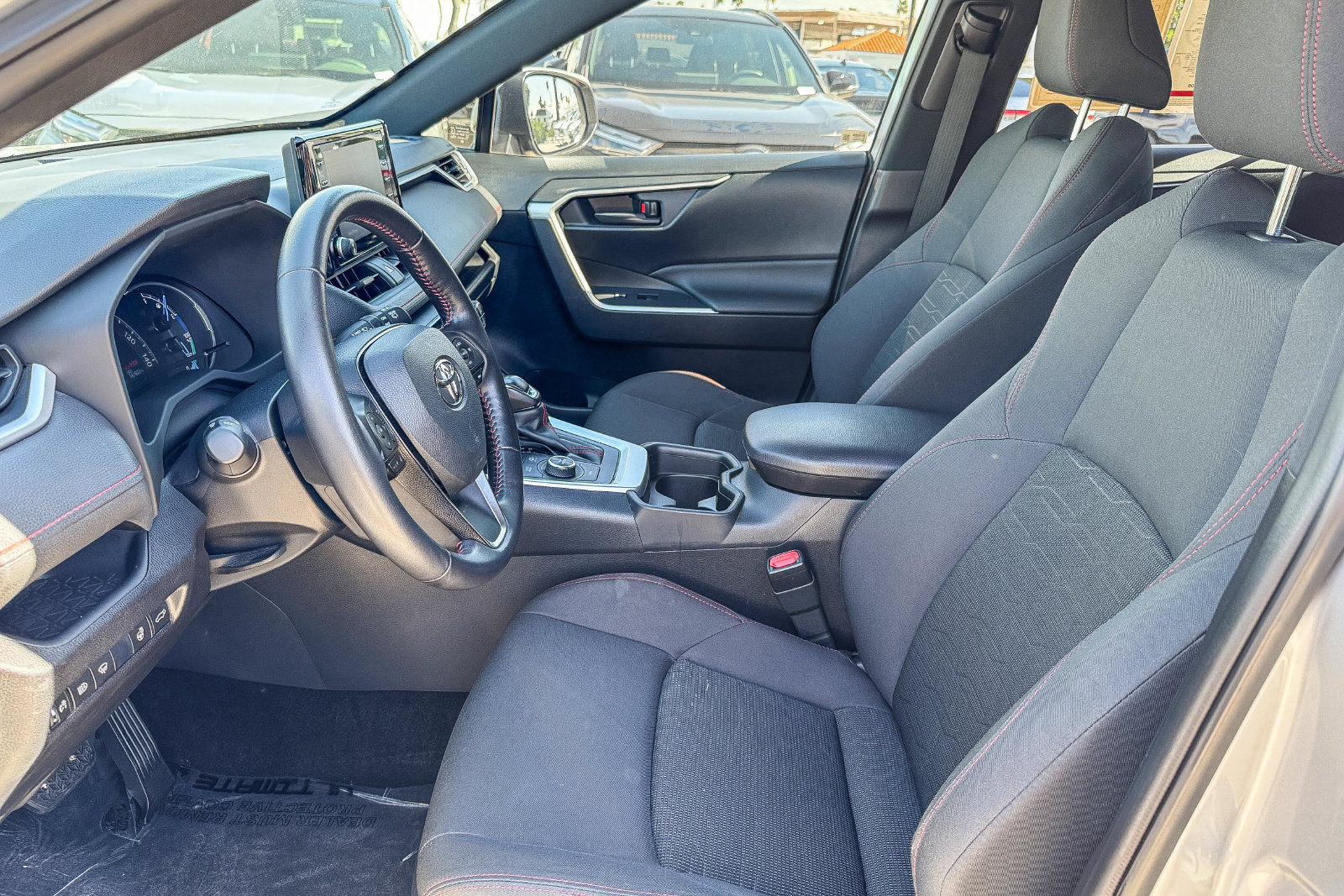 Used 2021 Toyota RAV4 SE w/ Weather & Moonroof Package AWD/4WD image 17