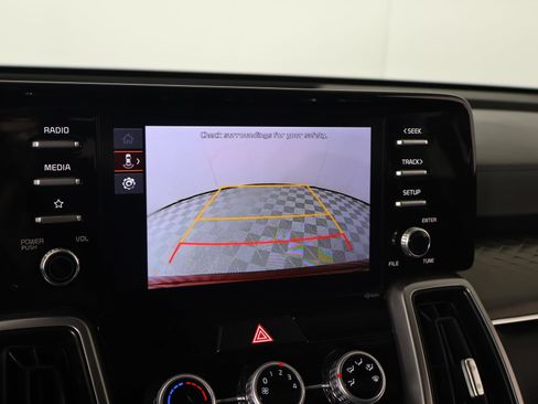 Used 2023 Kia Sorento LX FWD image 6