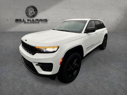 Used 2023 Jeep Grand Cherokee Altitude