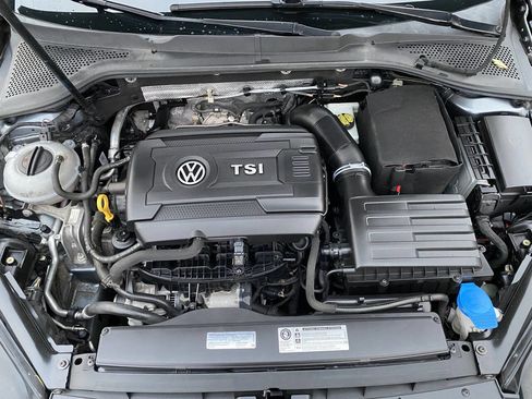 Used 2017 Volkswagen Golf S image 31