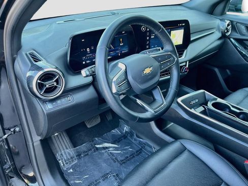 Used 2025 Chevrolet Equinox LT w/ Convenience Package II AWD/4WD image 16