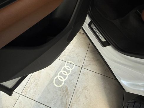 Used 2019 Audi Q8 Prestige w/ Towing Package image 8