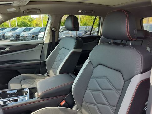 New 2026 Volkswagen Atlas Peak Edition AWD/4WD image 17