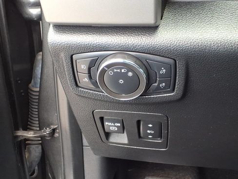 Used 2020 Ford F150 Lariat RWD image 36