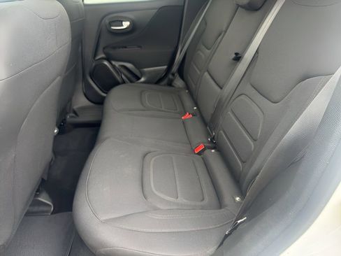 Used 2020 Jeep Renegade Latitude image 12