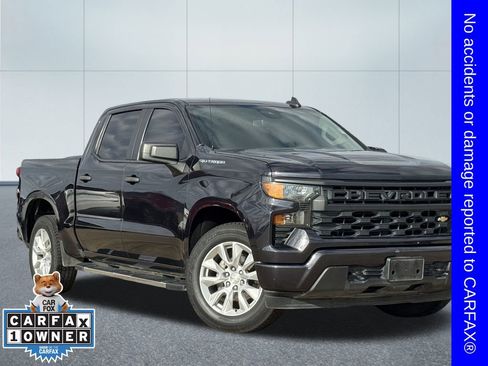 Used 2022 Chevrolet Silverado 1500 Custom image 2