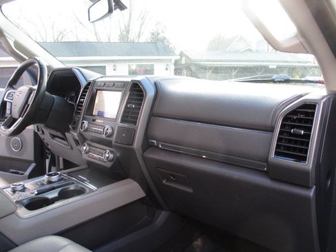 Used 2021 Ford Expedition XLT image 28