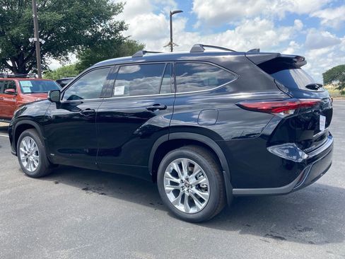 New 2026 Toyota Highlander Limited AWD/4WD image 7