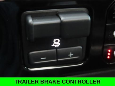 Used 2024 Chevrolet Silverado 2500 ZR2 w/ Technology Package AWD/4WD image 37