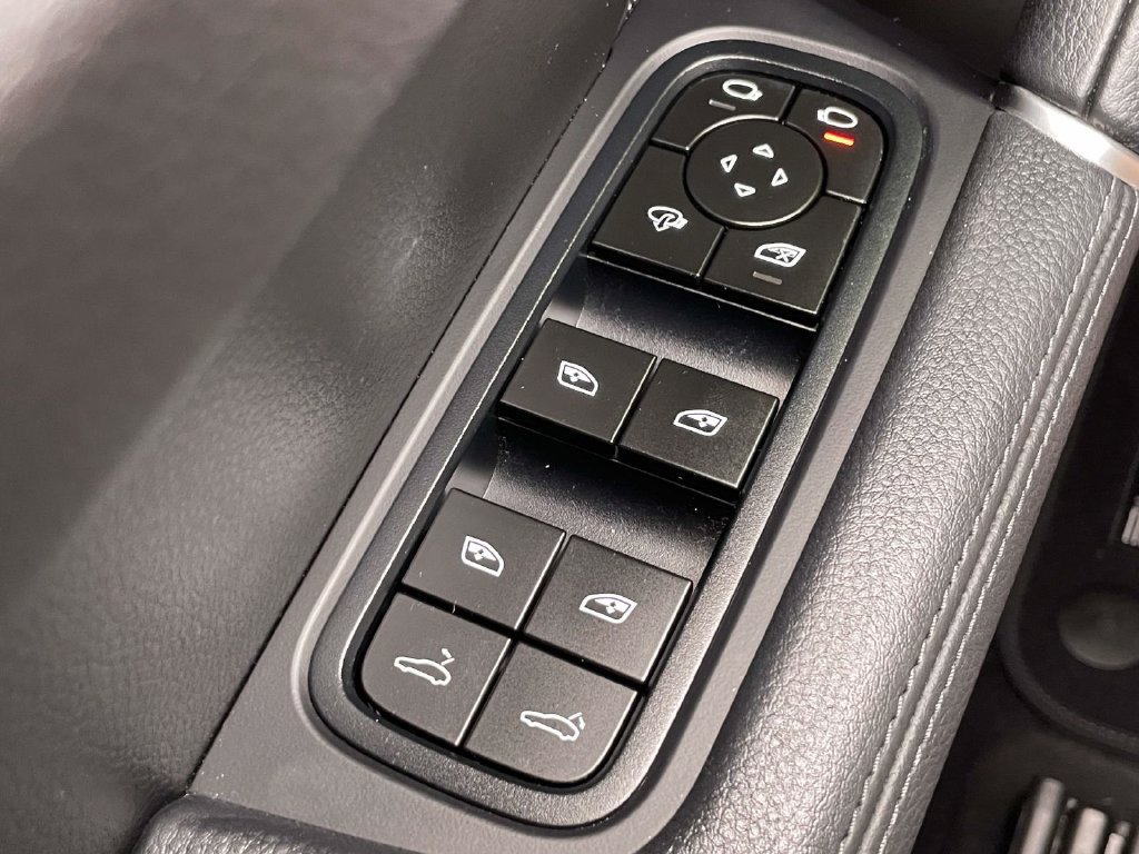 Certified 2023 Porsche Cayenne AWD/4WD image 37
