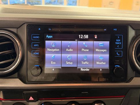 Used 2019 Toyota Tacoma TRD Sport w/ Technology Package image 15