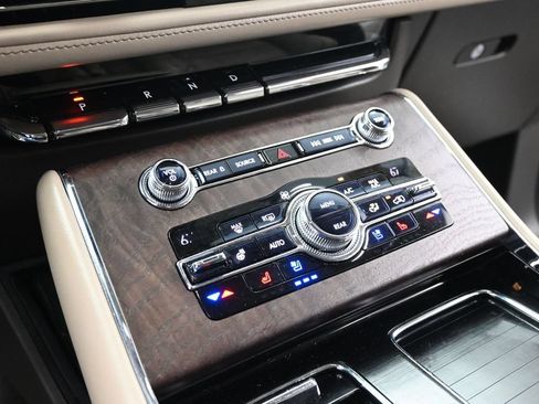 Used 2020 Lincoln Aviator Grand Touring w/ Elements Package Plus AWD/4WD image 16