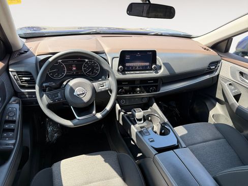 Used 2023 Nissan Rogue SV FWD image 15