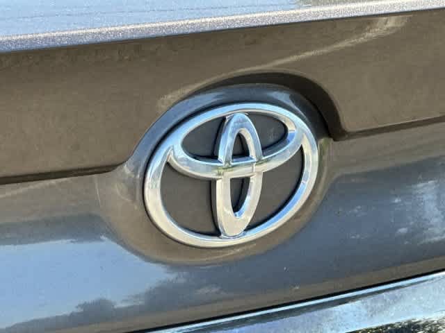 Used 2015 Toyota Camry SE FWD image 15