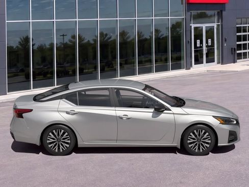 New 2026 Nissan Altima 2.5 SV FWD image 8