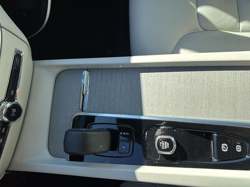 Used 2024 Volvo S60 B5 Plus w/ Climate Package image 36