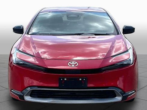 Used 2023 Toyota Prius XLE FWD image 4