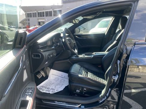 Used 2022 Maserati Quattroporte Trofeo image 21