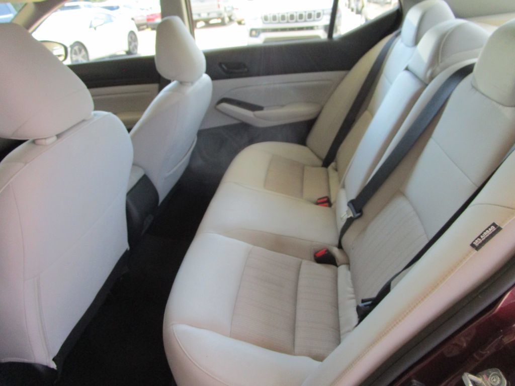 Used 2025 Nissan Altima 2.5 SV FWD image 15