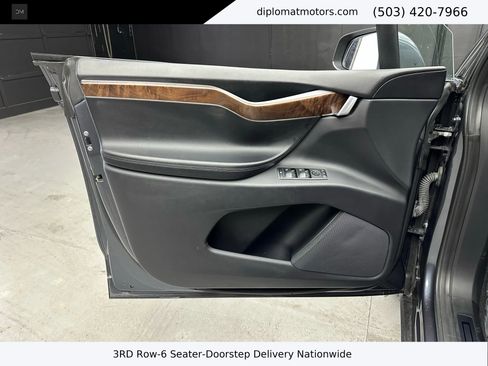 Used 2018 Tesla Model X 75D image 38