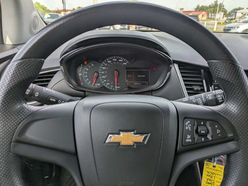 Used 2018 Chevrolet Trax LS FWD image 28