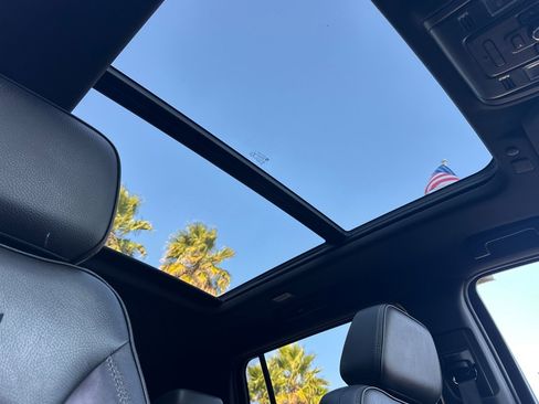 Used 2022 GMC Yukon XL Denali image 17