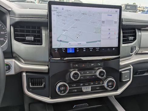 Used 2024 Ford Expedition XLT AWD/4WD image 17
