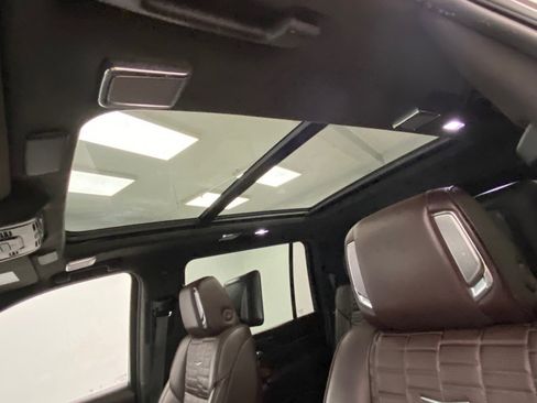 Used 2021 Cadillac Escalade ESV Sport Platinum w/ LPO, ONYX Package image 18