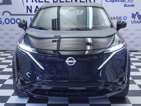 Used 2023 Nissan Ariya AWD image 2