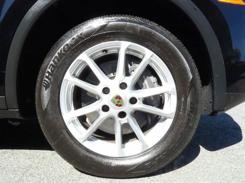 Used 2016 Porsche Cayenne image 8