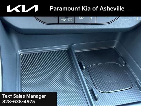 New 2026 Kia Carnival EX image 16