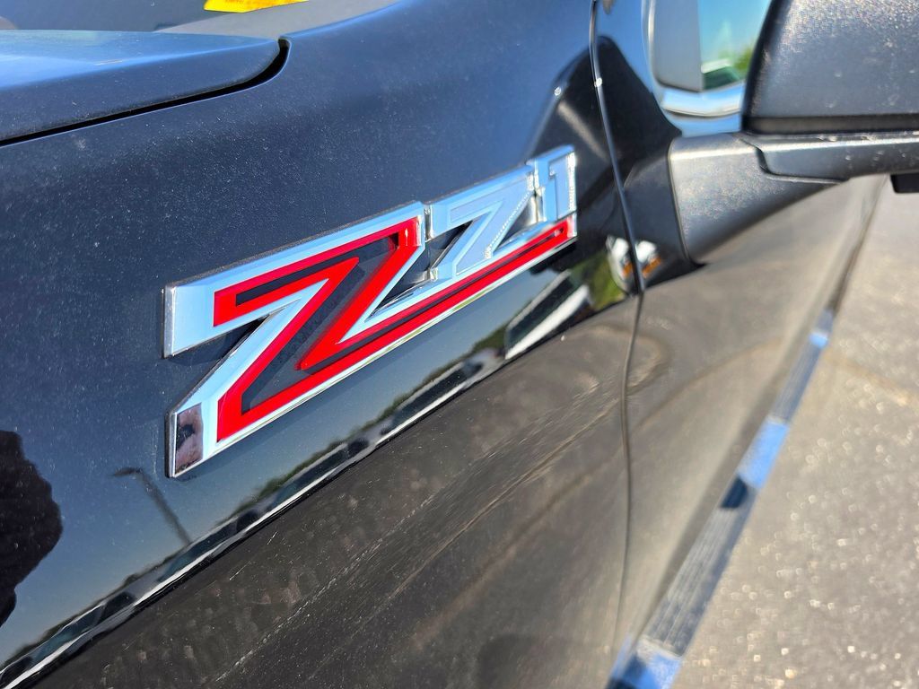 Used 2019 Chevrolet Silverado 1500 LTZ AWD/4WD image 14