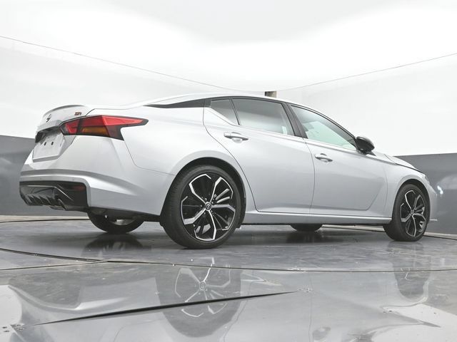 Used 2025 Nissan Altima 2.5 SR FWD image 41