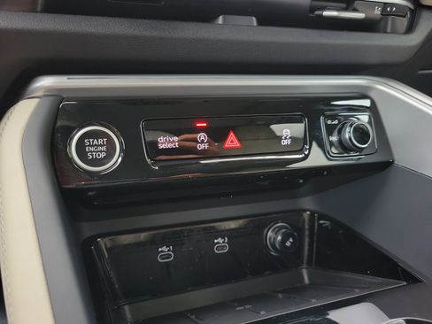 Used 2025 Audi Q5 Premium Plus w/ Premium Plus AWD/4WD image 26
