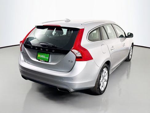 Used 2016 Volvo V60 T5 Platinum w/ Climate Package FWD image 10