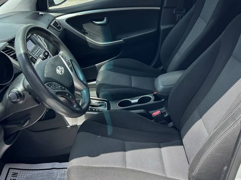 Used 2015 Hyundai Elantra GT FWD image 13