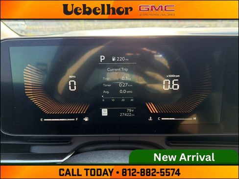 Used 2025 Kia Carnival FWD image 27