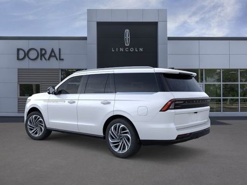 New 2026 Lincoln Navigator Reserve AWD/4WD image 4