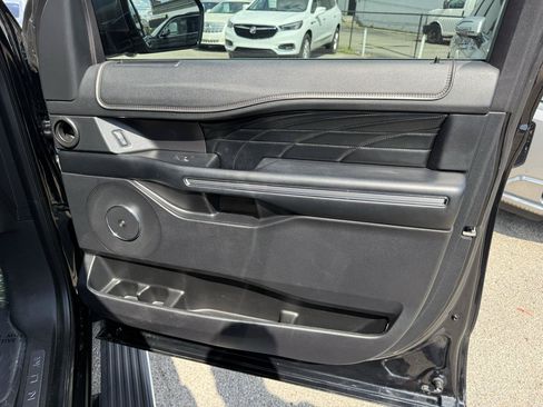 Used 2018 Ford Expedition Platinum AWD/4WD image 39