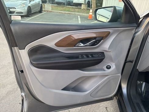 Used 2020 GMC Terrain SLE w/ Driver Convenience Package image 12