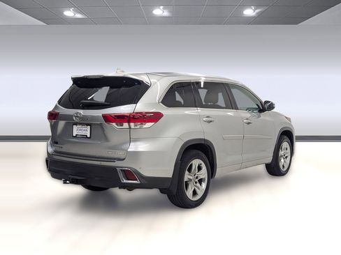 Used 2019 Toyota Highlander Limited image 7