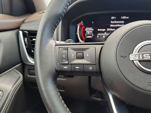 Used 2023 Nissan Rogue Platinum w/ Platinum Premium Package image 14