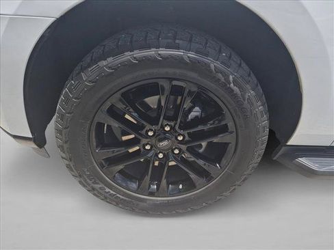 Used 2024 Ford Expedition Max XLT AWD/4WD image 25