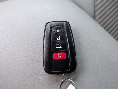 Used 2021 Toyota Camry SE w/ Convenience Package FWD image 26