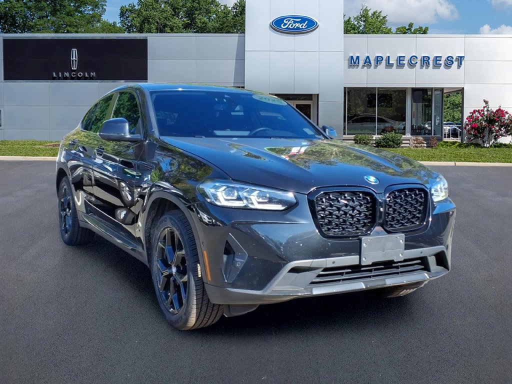 Used 2025 BMW X4 xDrive30i w/ Premium Package AWD/4WD image 1