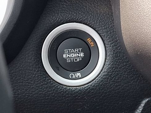 Used 2021 RAM 1500 Big Horn RWD image 19