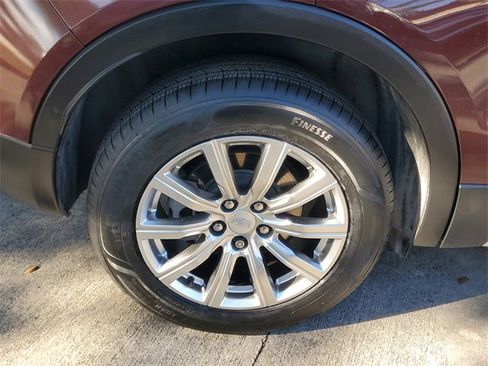 Certified 2022 Cadillac XT4 Premium Luxury w/ Enhanced Visibility Package image 7